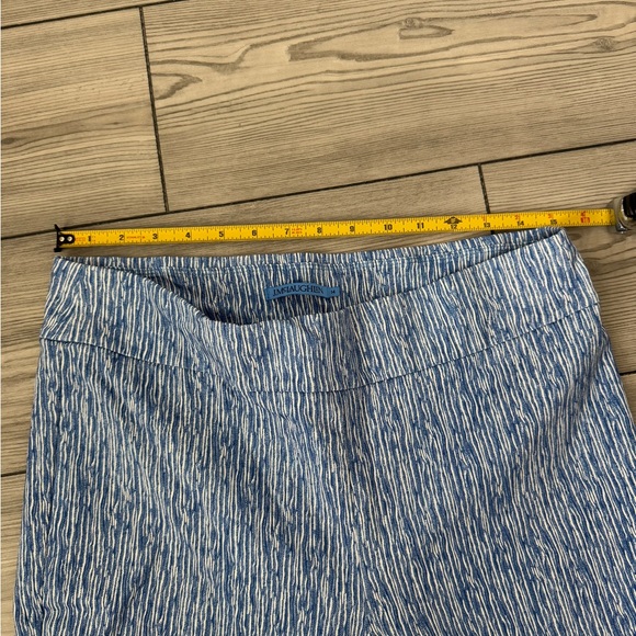 J.Mclaughlin Abstract Memo Newport
Capri - Picture 8 of 9